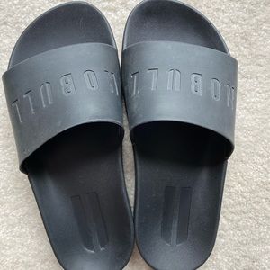 NoBull sliders shoes